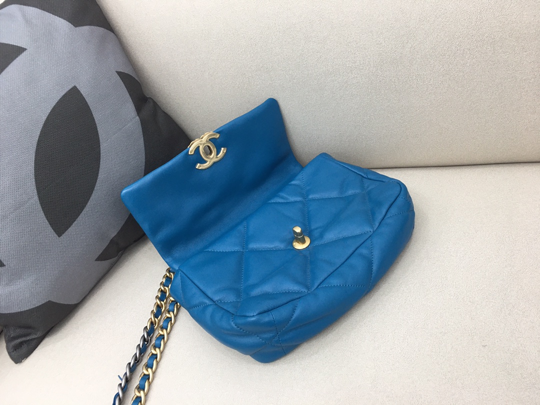 Lambskin 19 Handbag Flap Bag AS1160 Ocean Blue